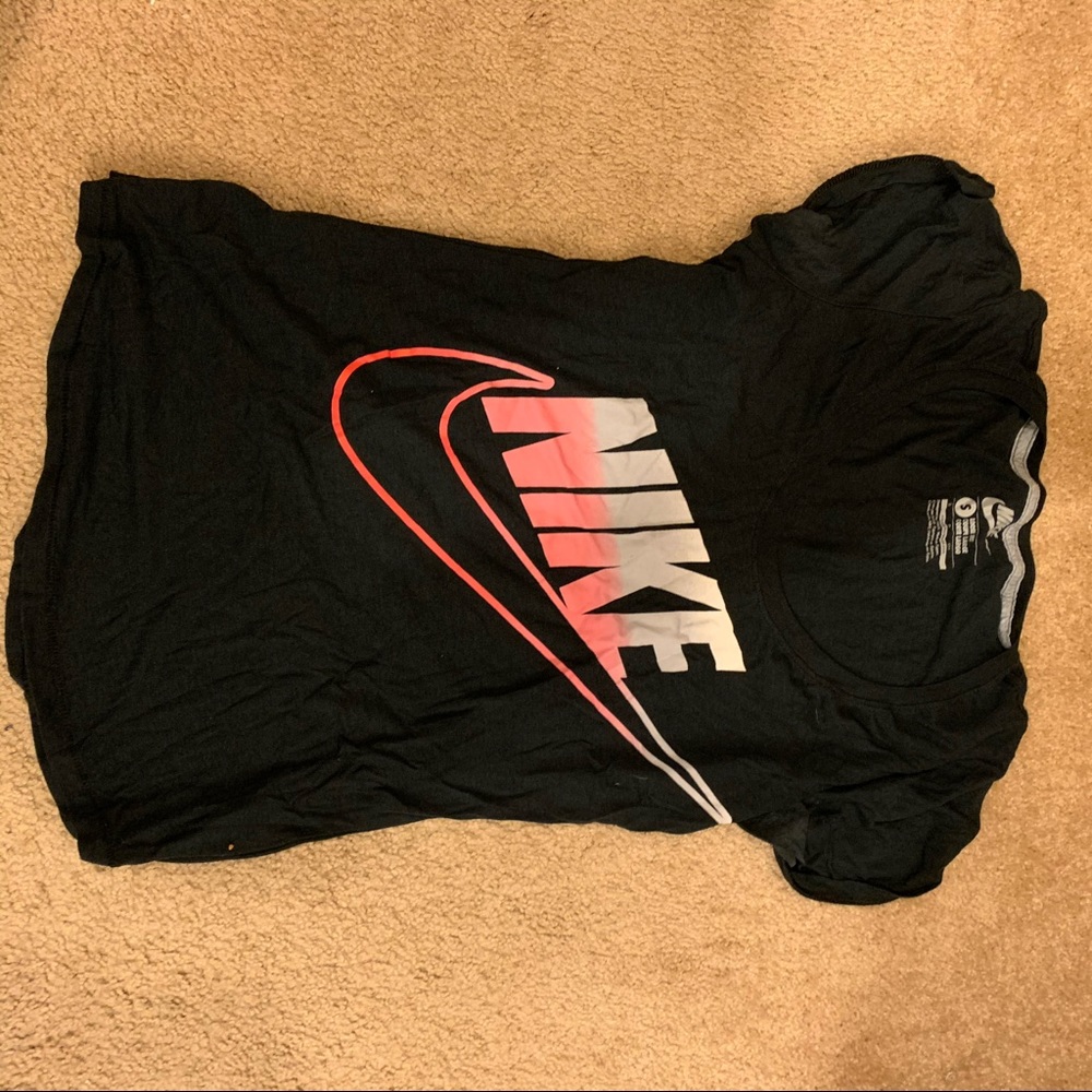 Nike tee